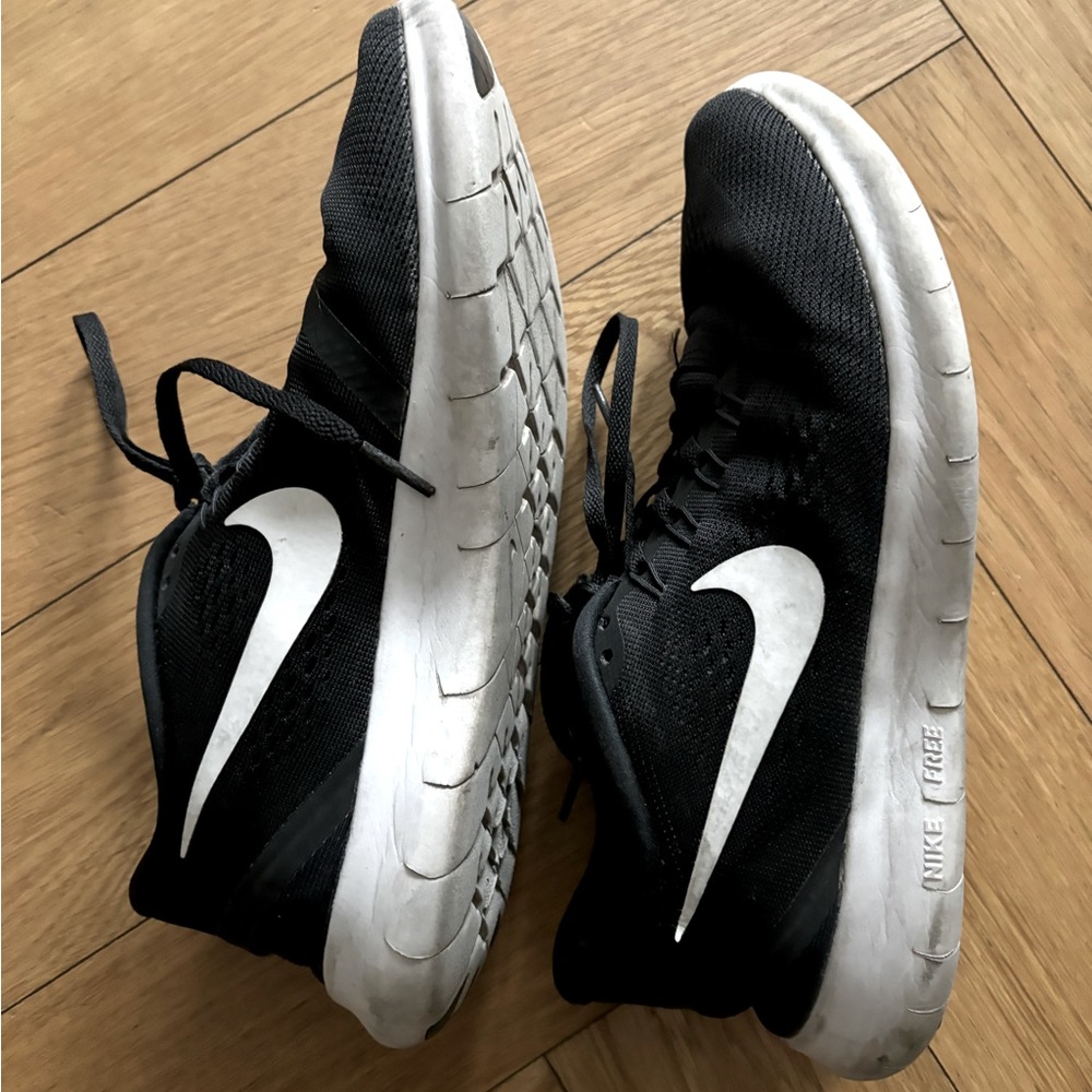 Nike Free Run Sneakers